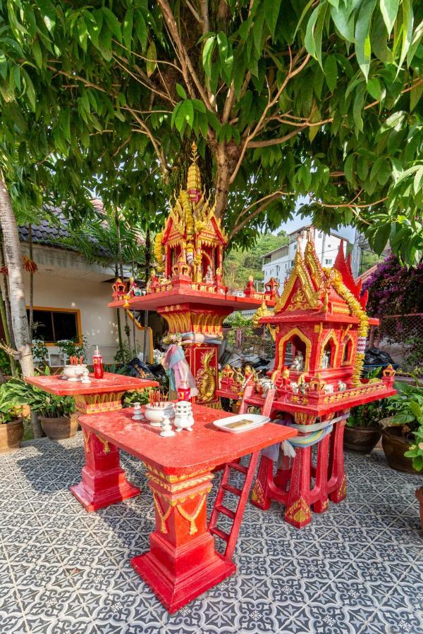 Khách sạn Coconut Patong